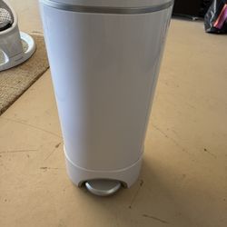 Munchkin Diaper Pail