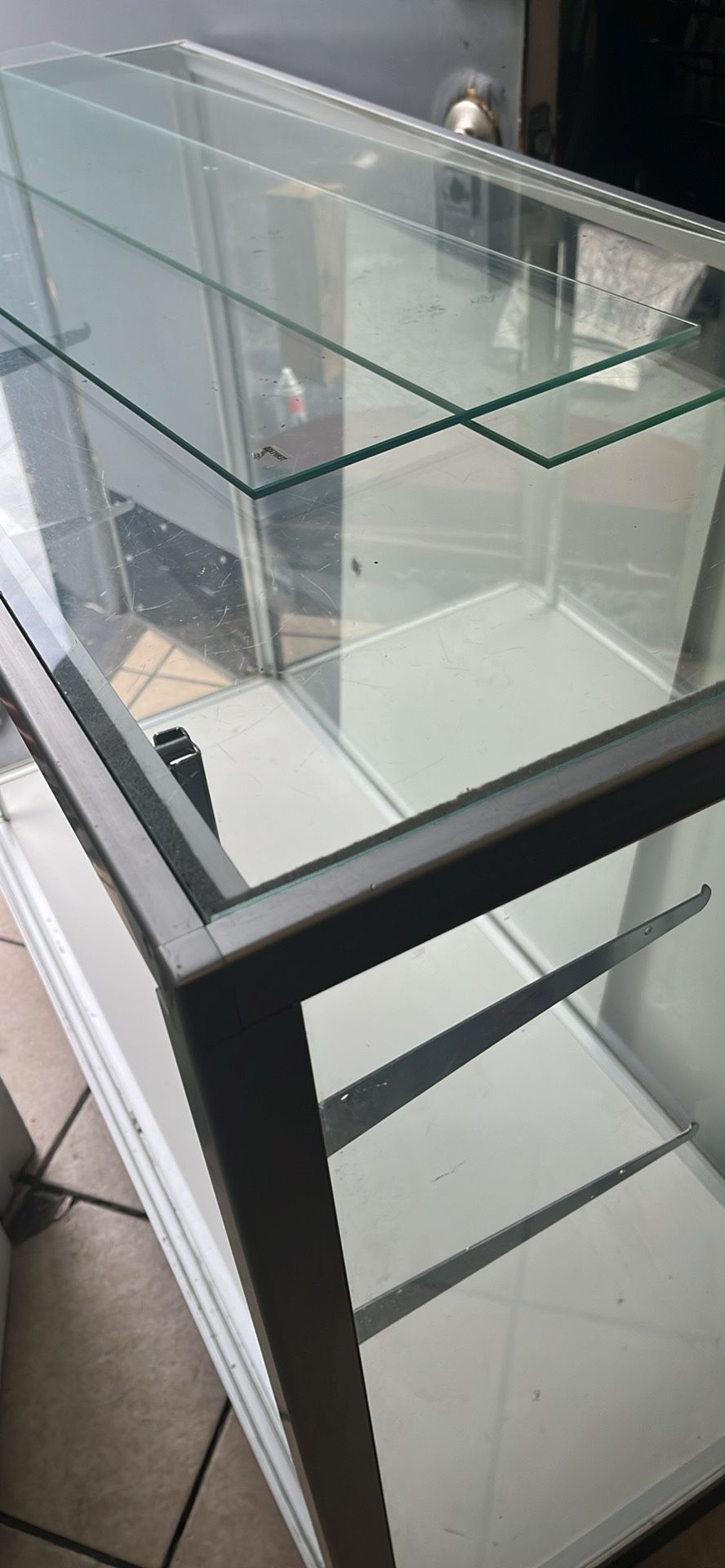 Store display cabinet