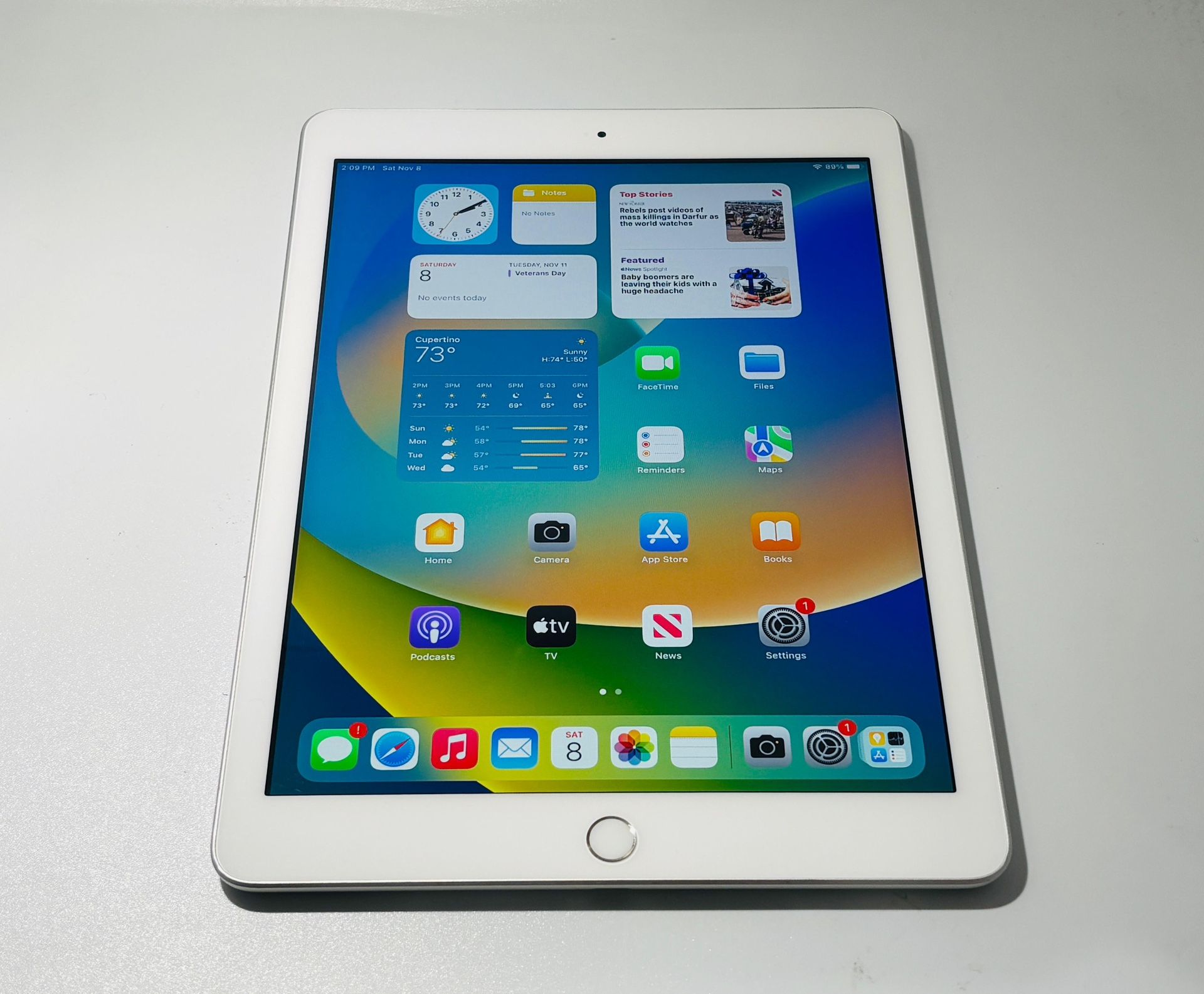 Apple iPad 5 32GB 9.7” Fully Functional iOS 16