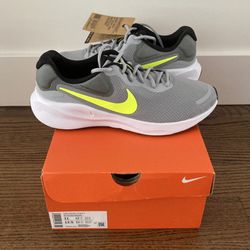 *FOR SALE-BNWT Nike Revolution 7 Men's Running Shoes