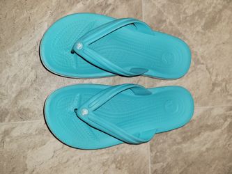 Crocs Sandals 6M/8W Turquoise 