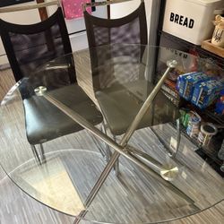 Free Furniture Dining Set (Long Island)
