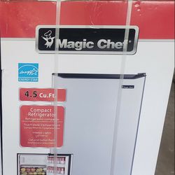 Magic Chef 4.5 Cu  Refrigerator 