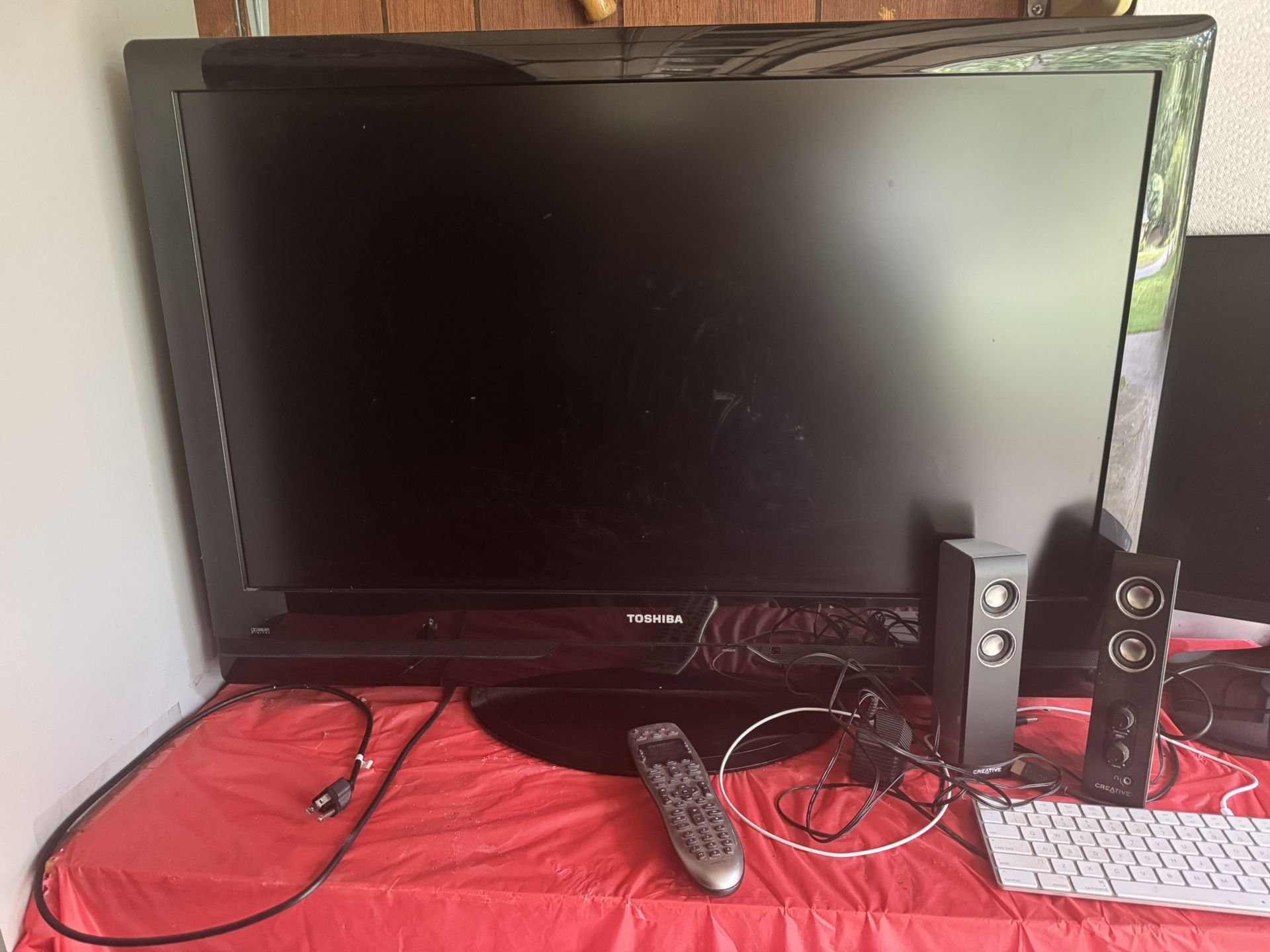 TV, Computer Monitor, Speakers, Apple Keyboard, Remote