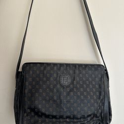 FENDI SAS black Authentic Leather Bag 