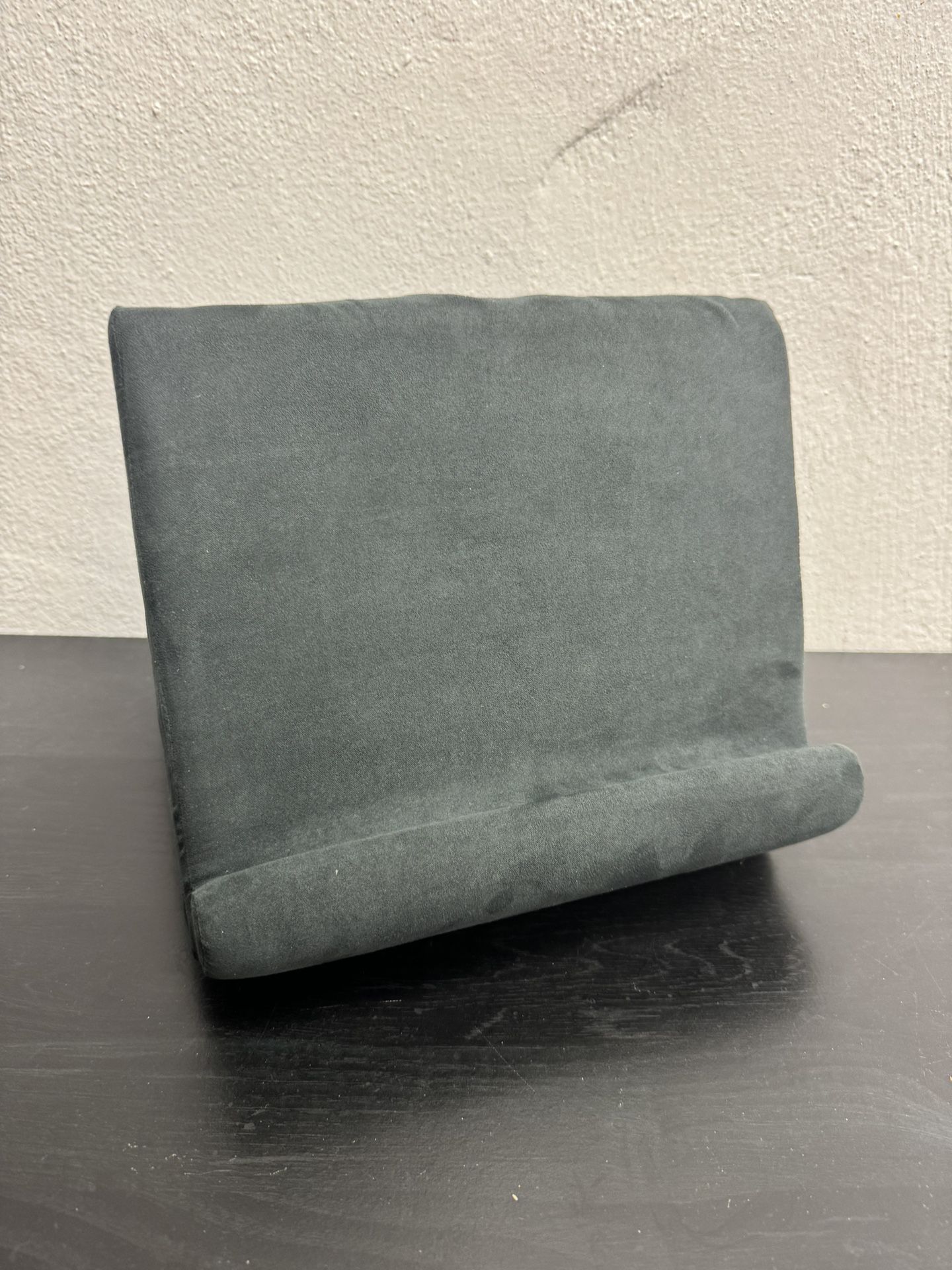 ablet Pillow Stand And IPad Holder For Lap, Desk And Bed