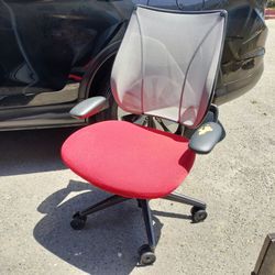 Humanscale Liberty Ergonomic Desk Chair