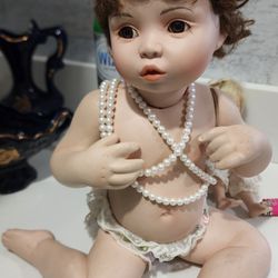 Muñeca De Porcelana De TITUS TOMESCU