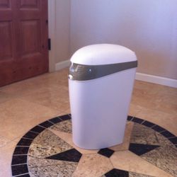 First Years Clean Air Diaper Disposal System 
