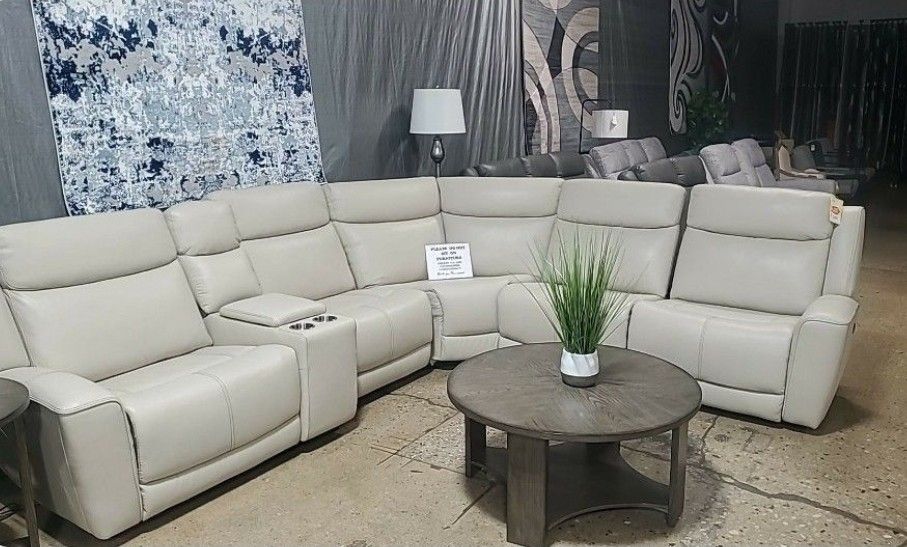 6 Pc Leather Modular Power Sectional (New )