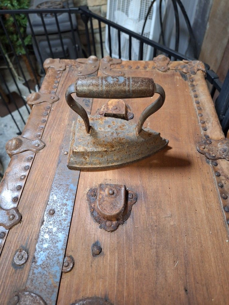 Cast Iron Clothing Iron