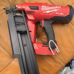 Milwaukee 21 Degree M18 Framing Nailer