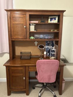 Desk With Hutch
