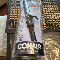 Brand new curling iron 
