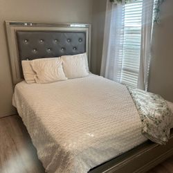  Queen  Posh Bed For Sale. 