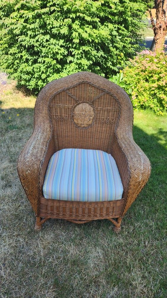 Vintage Palecek Victorian Style Wicker Chair w/Cushion