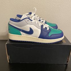 Air Jordan 1 Low GS 'Rare Air' 553560-147 size 4.5Y-6W No Lid