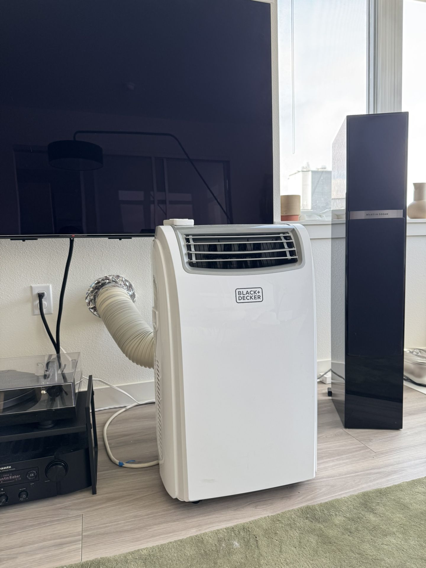Black + Decker 14000 BTU AC Unit
