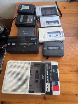 CASSETTE PLAYER  BUNDLE