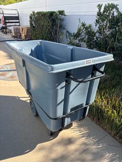 janitorial large truck bin