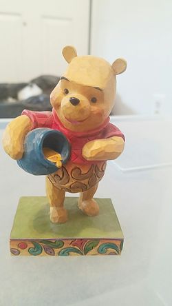 WINNIE THE POOH FIGURINE