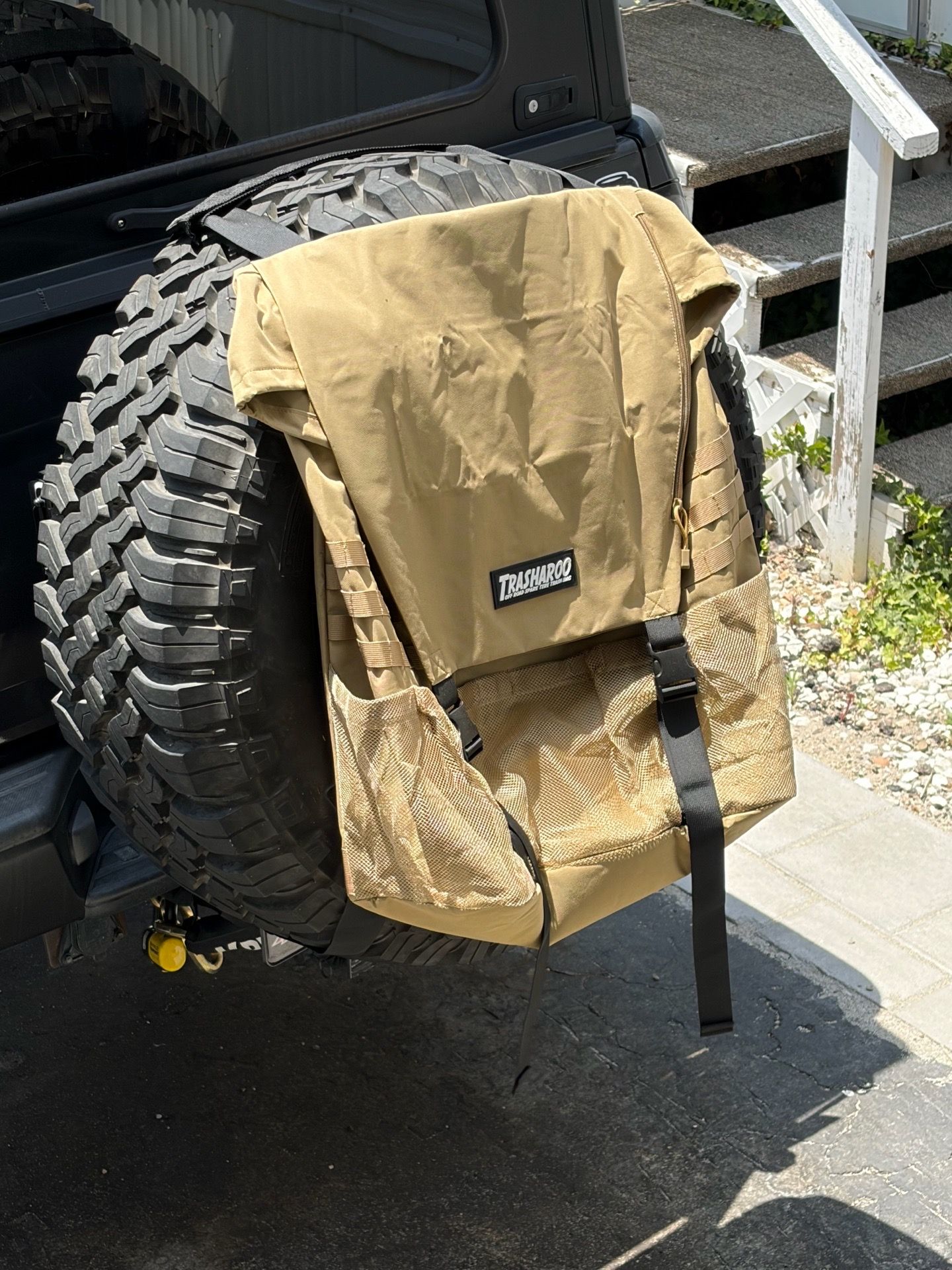 Trasharoo spare tire trash bag