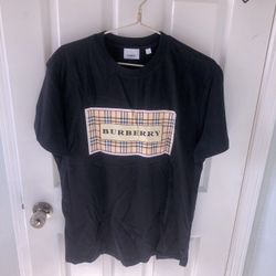 Burberry Men’s T Shirt Size M