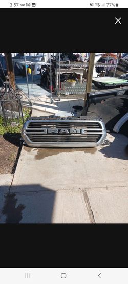 2019-2023 RAM 1500 Chrome Grill OEM