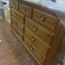 Dresser With Mirror 