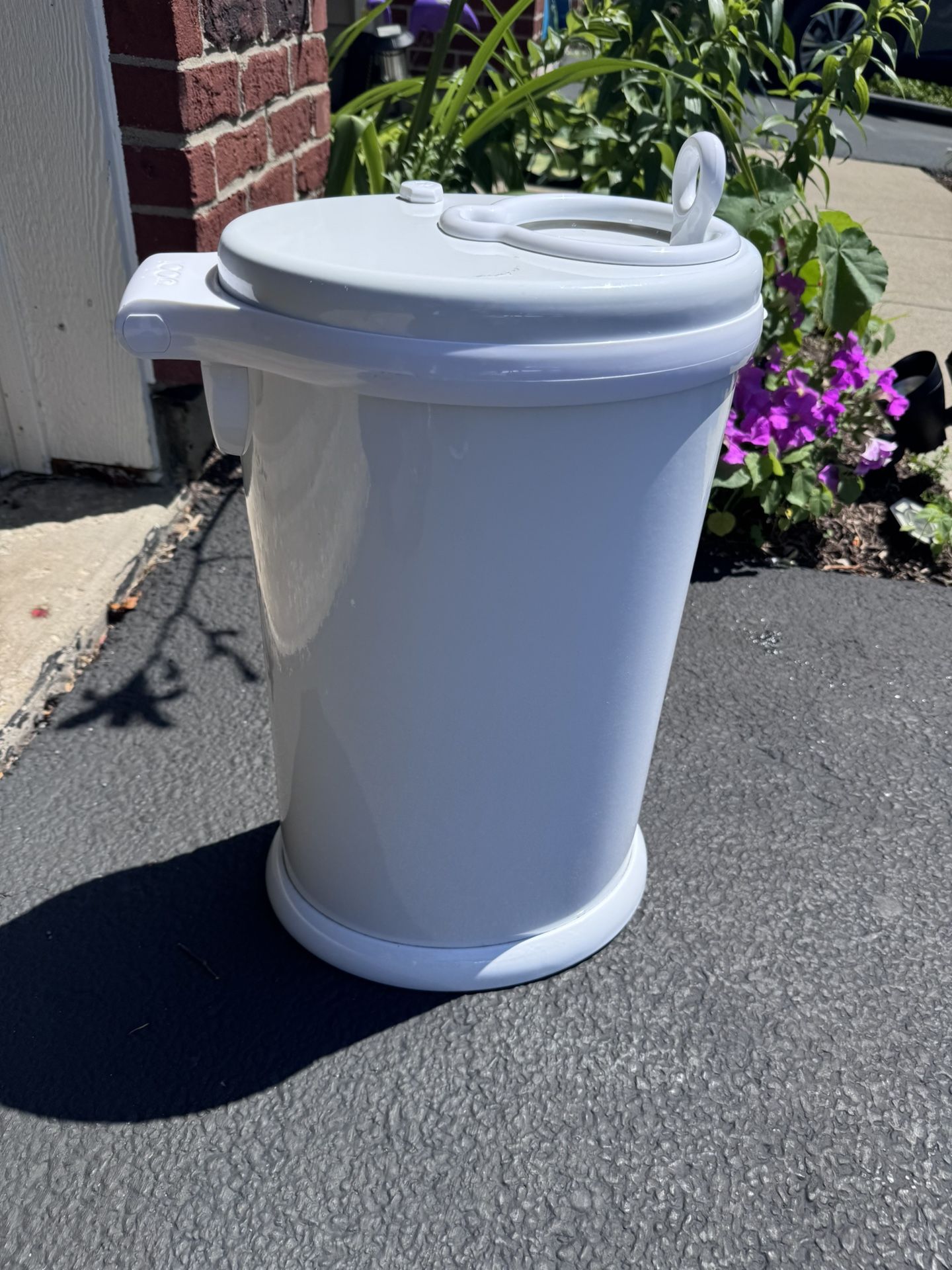 Ubbi Diaper Garbage Can