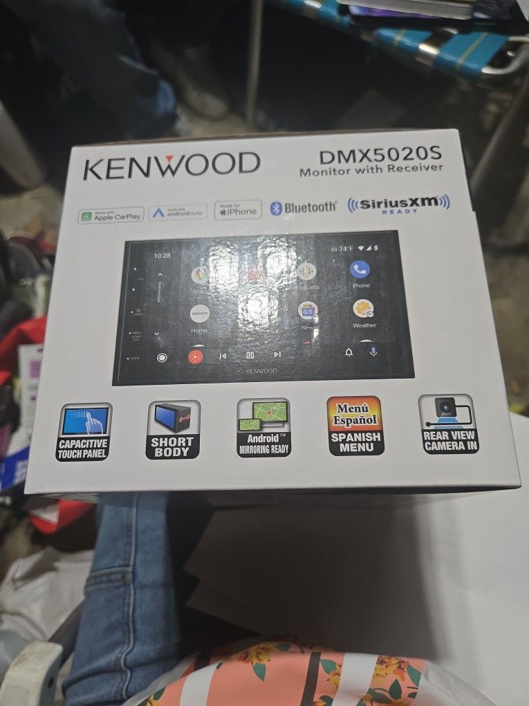 Kenwood Monitor With Receiver And Backup Camera