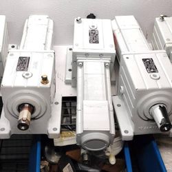 5 x NEW - Lenze Servo Gear Motor s