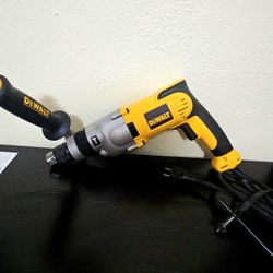 DEWALT ROTO HAMMEER CORDED 