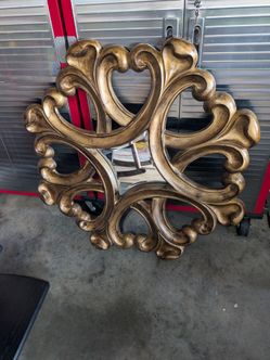 Round mirror