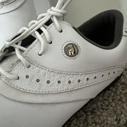 Women’s FootJoy White golf shoes 93925, Size 9m