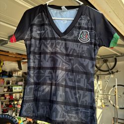 Mexico Soccer Jerseys - Black & White - Size Small