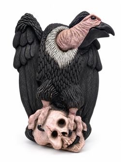 VINTAGE Halloween Deco- HUGE Scary Vulture -Rubber Figurine Perched on a SKULL