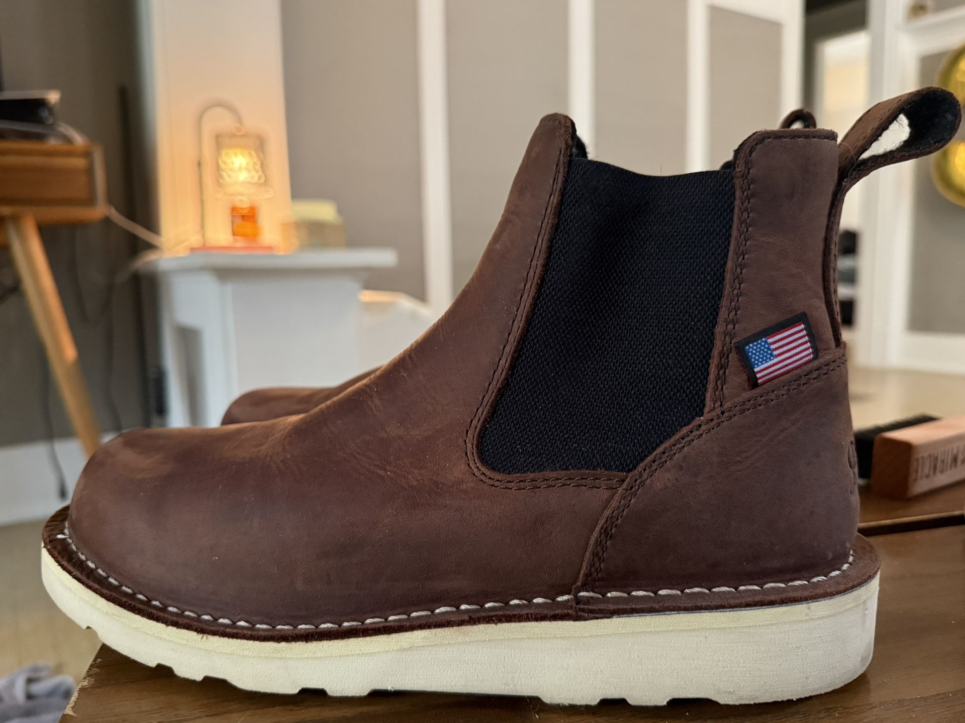 Men 9.5 EE Wide Danner Men's Bull Run Chelsea 6" Work Boots Color: Brown leather