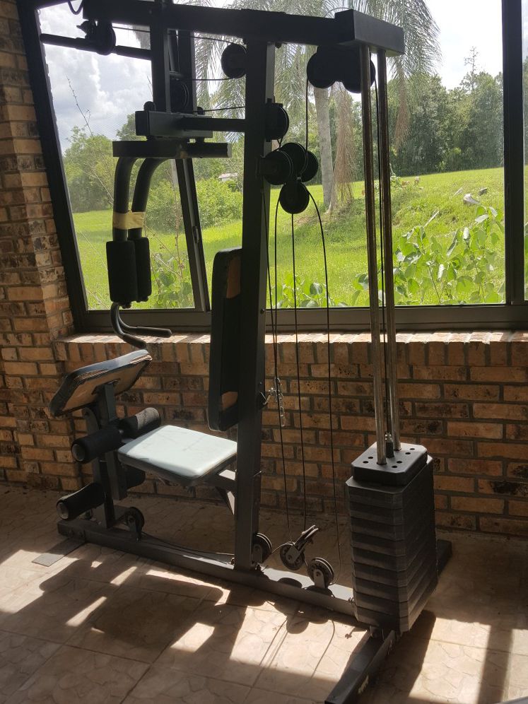 GYM EQUIPMENT sET WITH WEIGHTS