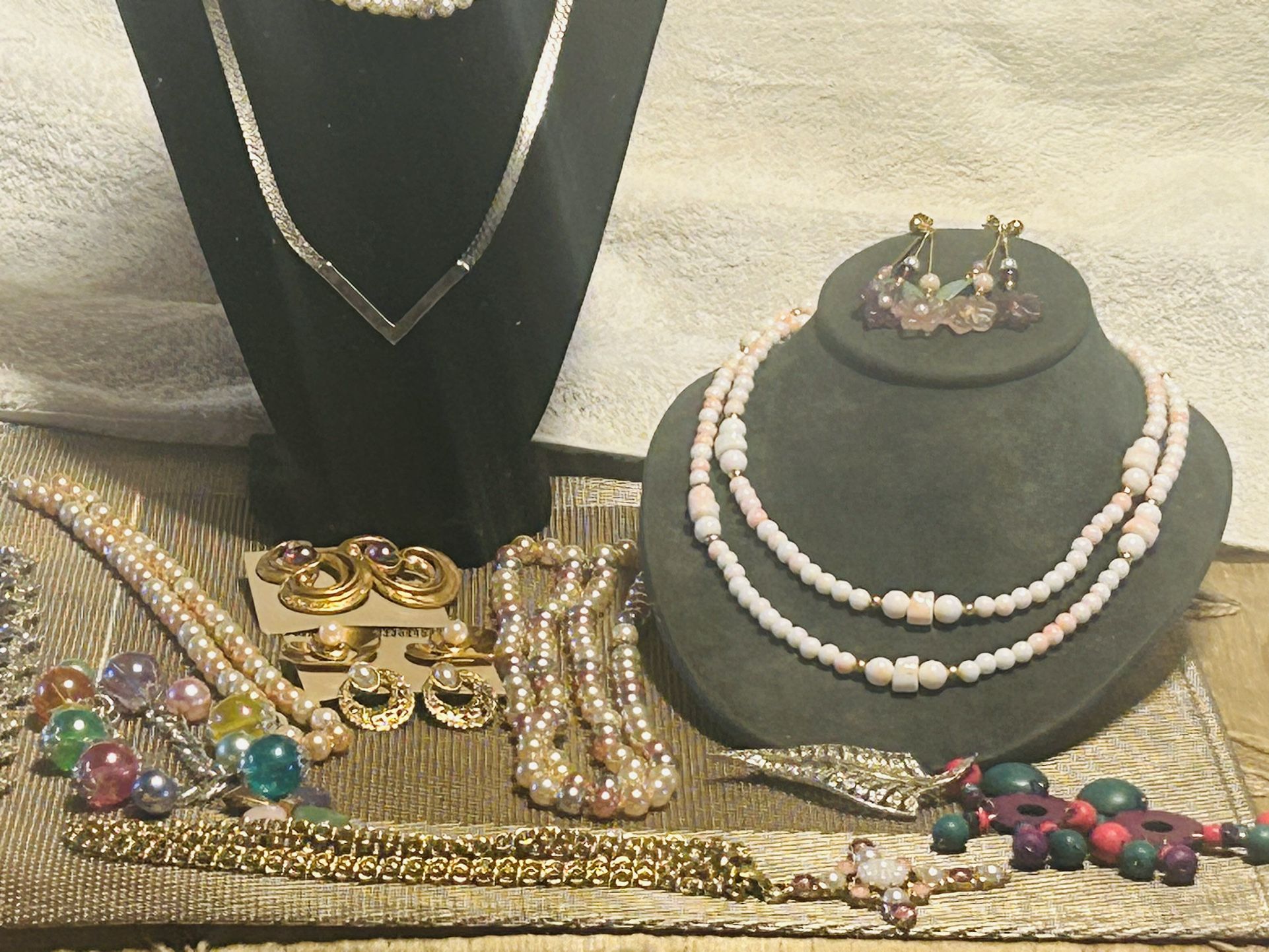 Vintage Jewelry Lot Necklaces, Earrings Sets Brackets Ect 15 Pieces