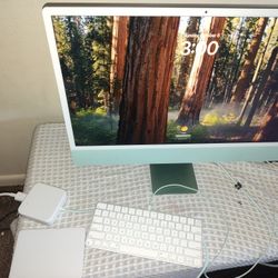 Apple - iMac 24" All-in-One - M3 chip - 8GB Memory - 256GB 