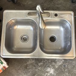 Sink von faucet incluido en buenas condiciones