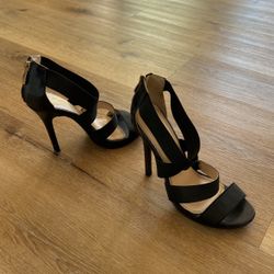 Womens 7 Black High Heels 