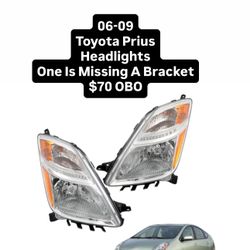 06-09 Toyota Prius Headlights One Is Missing A Bracket 