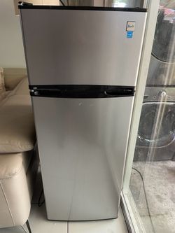 Avanti top and bottom 22” refrigerator
