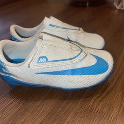 Nike toddler Soccer Cleats