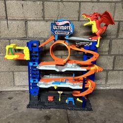 Hot Wheels City Ultimate Garage With Dragon