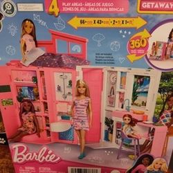 Barbie Getaway House Playset with 4 Play Areas and 11 Decor Accessories