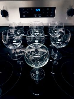 Set of 7 Wine Glasses – Excellent Condition