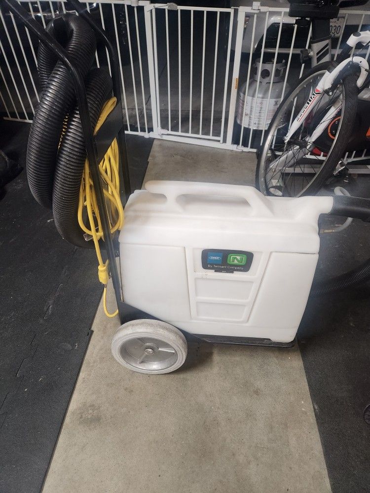 Tennant Professional Upholstery Cleaning Machine 